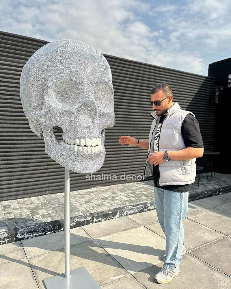 مجسمه اسکلت کریستالی