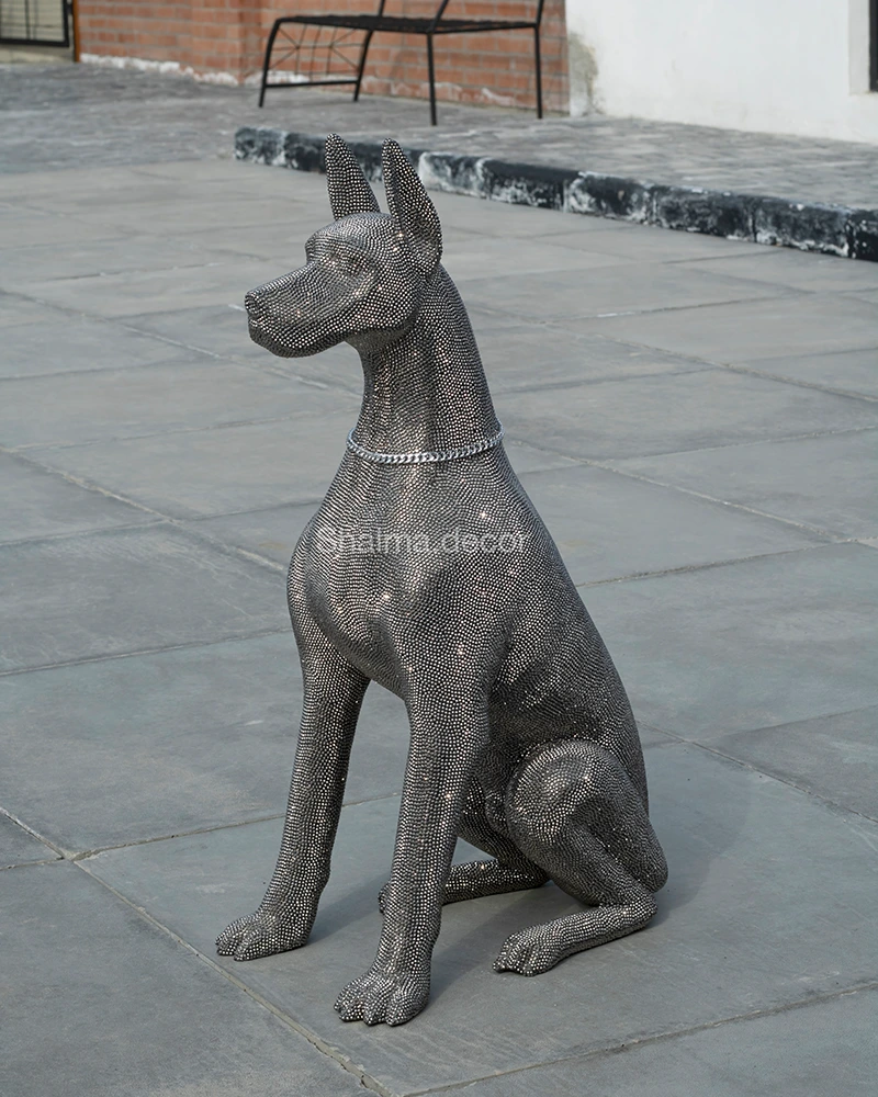 مجسمه سگ کنار سالنی - Image 6
